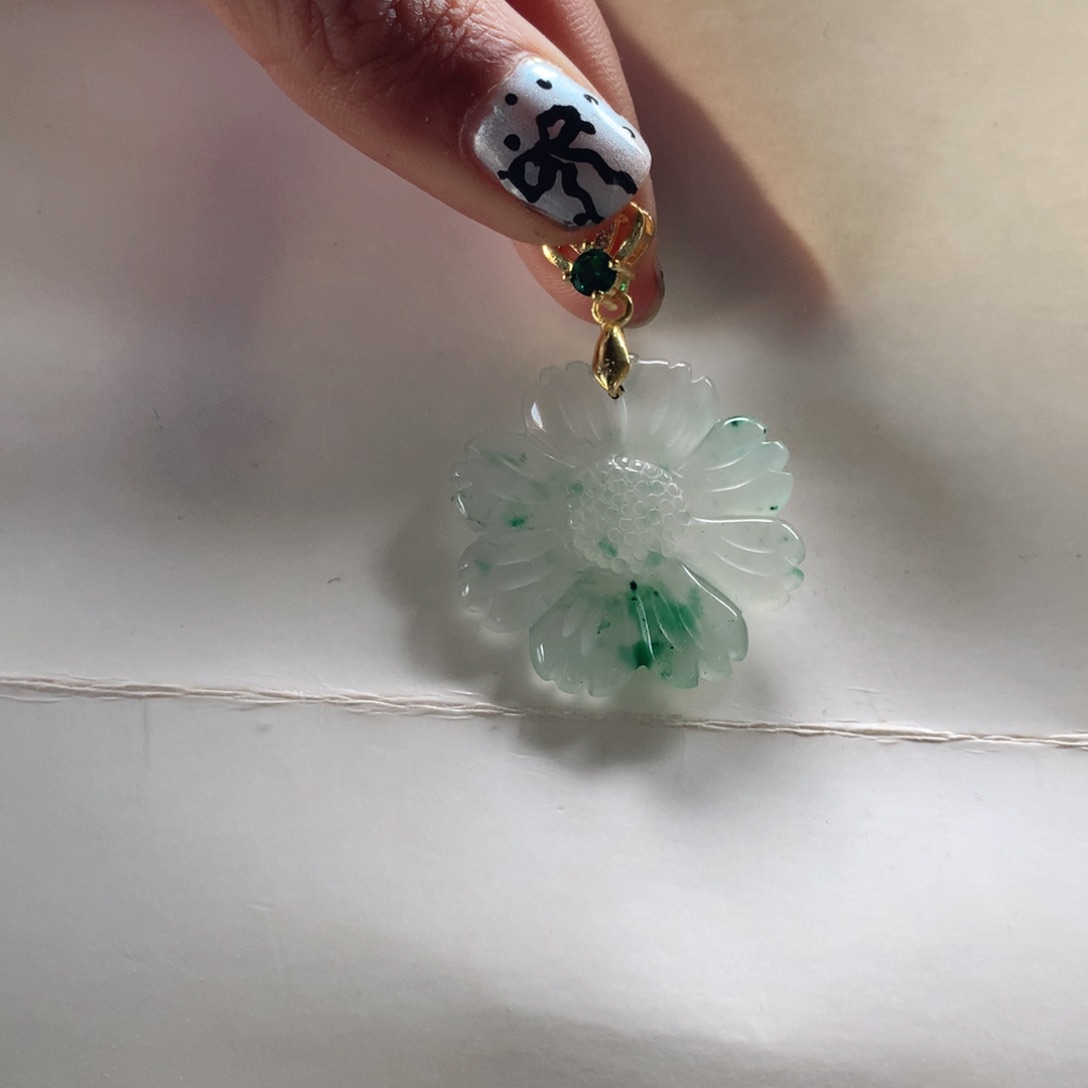 石英质玉未镶嵌颈饰