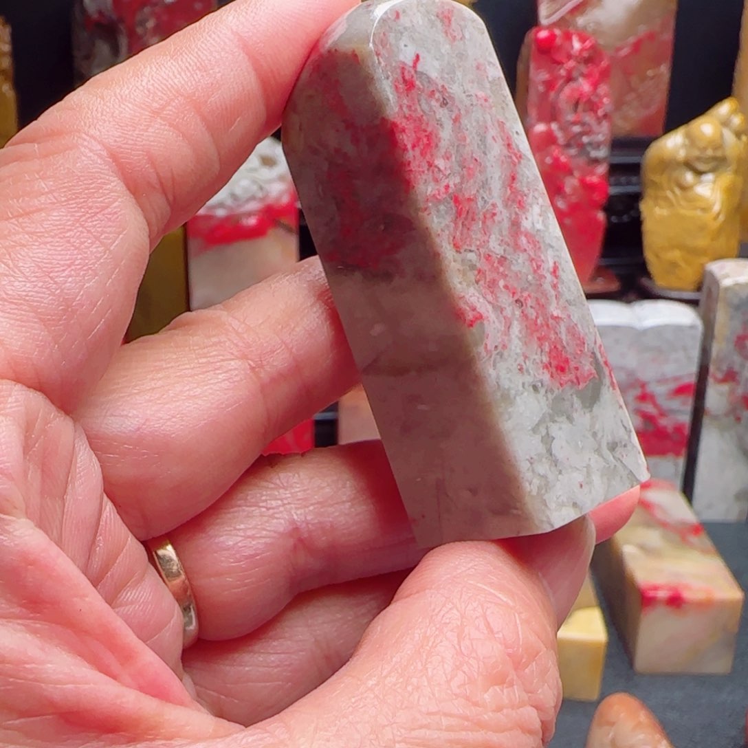 昌化石昌化鸡血石