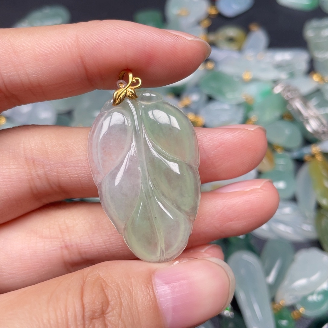 翡翠颈饰18K金镶嵌翡翠