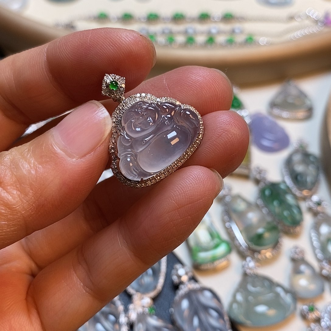 翡翠18K金镶嵌颈饰佛公