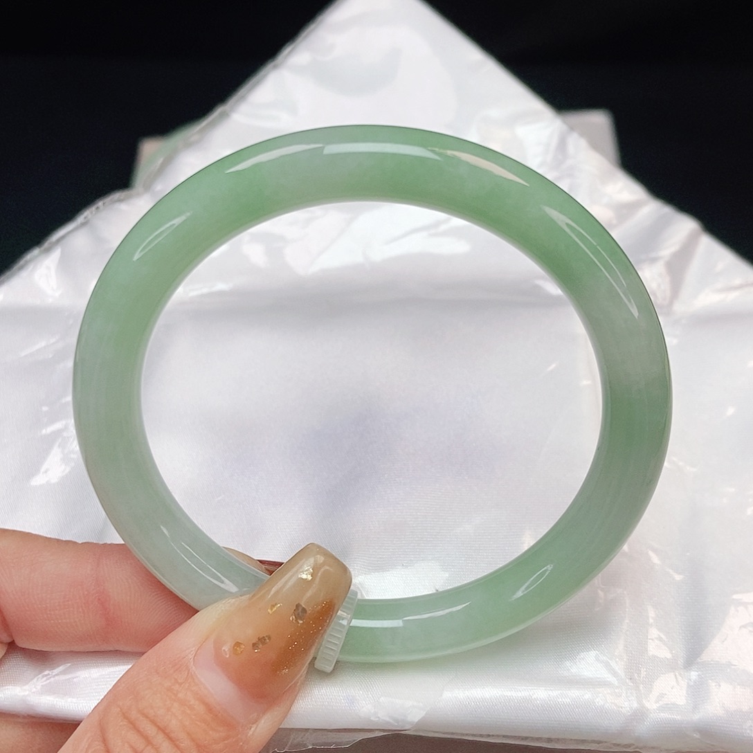 翡翠手镯未镶嵌 圆条56+