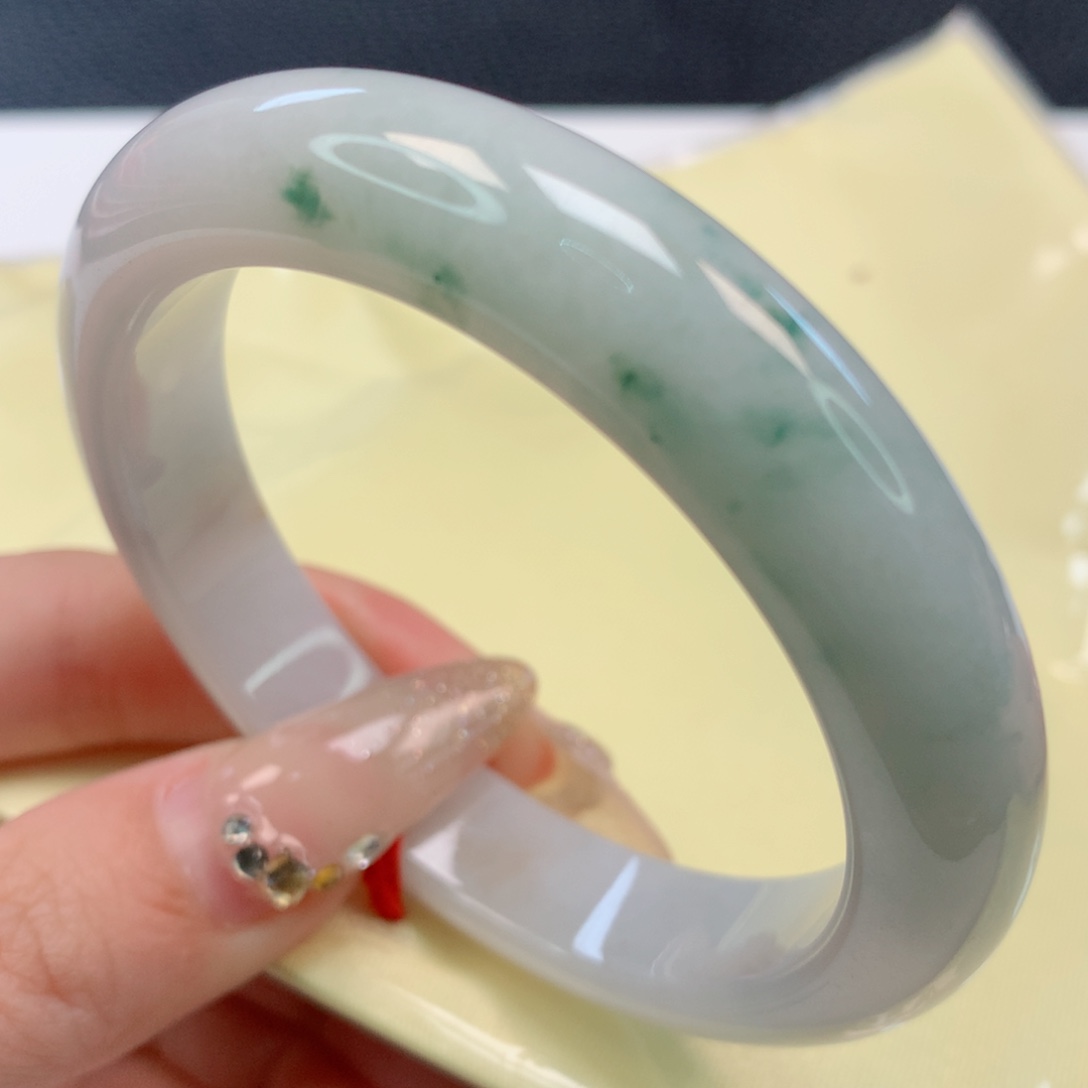 【闪购商品】翡翠手镯未镶嵌54圈