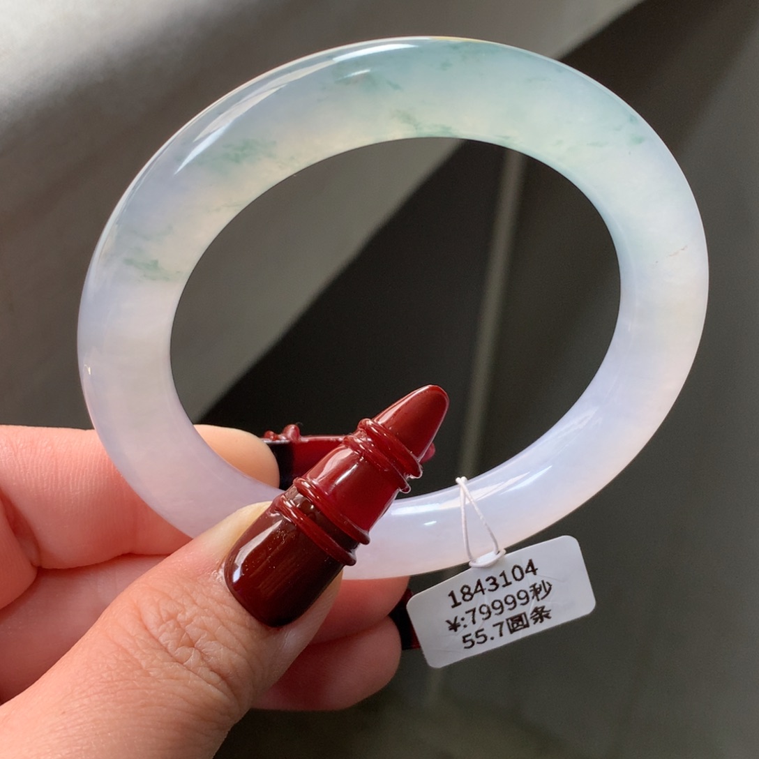 翡翠手镯未镶嵌幻彩飘花圆条