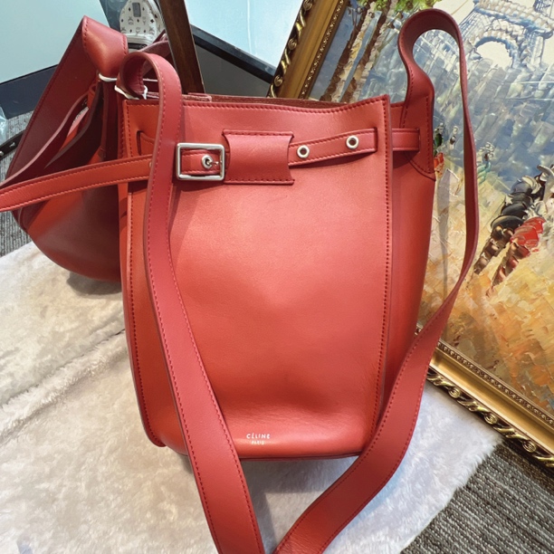 95新 Celine/思琳 单肩斜挎大红色水桶包/丽娜