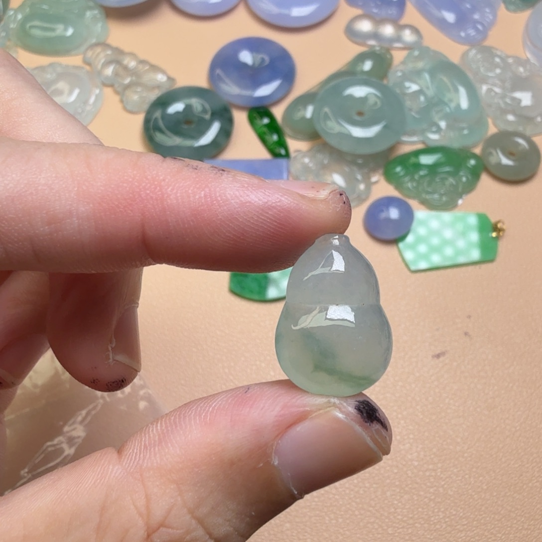 翡翠未镶嵌颈饰99