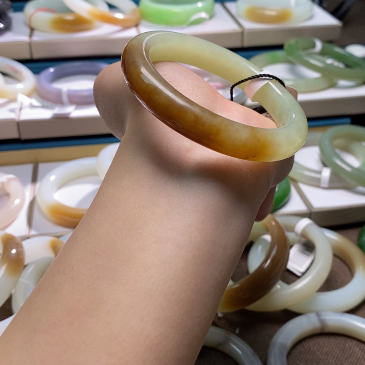 【闪购商品】和田玉手镯未镶嵌