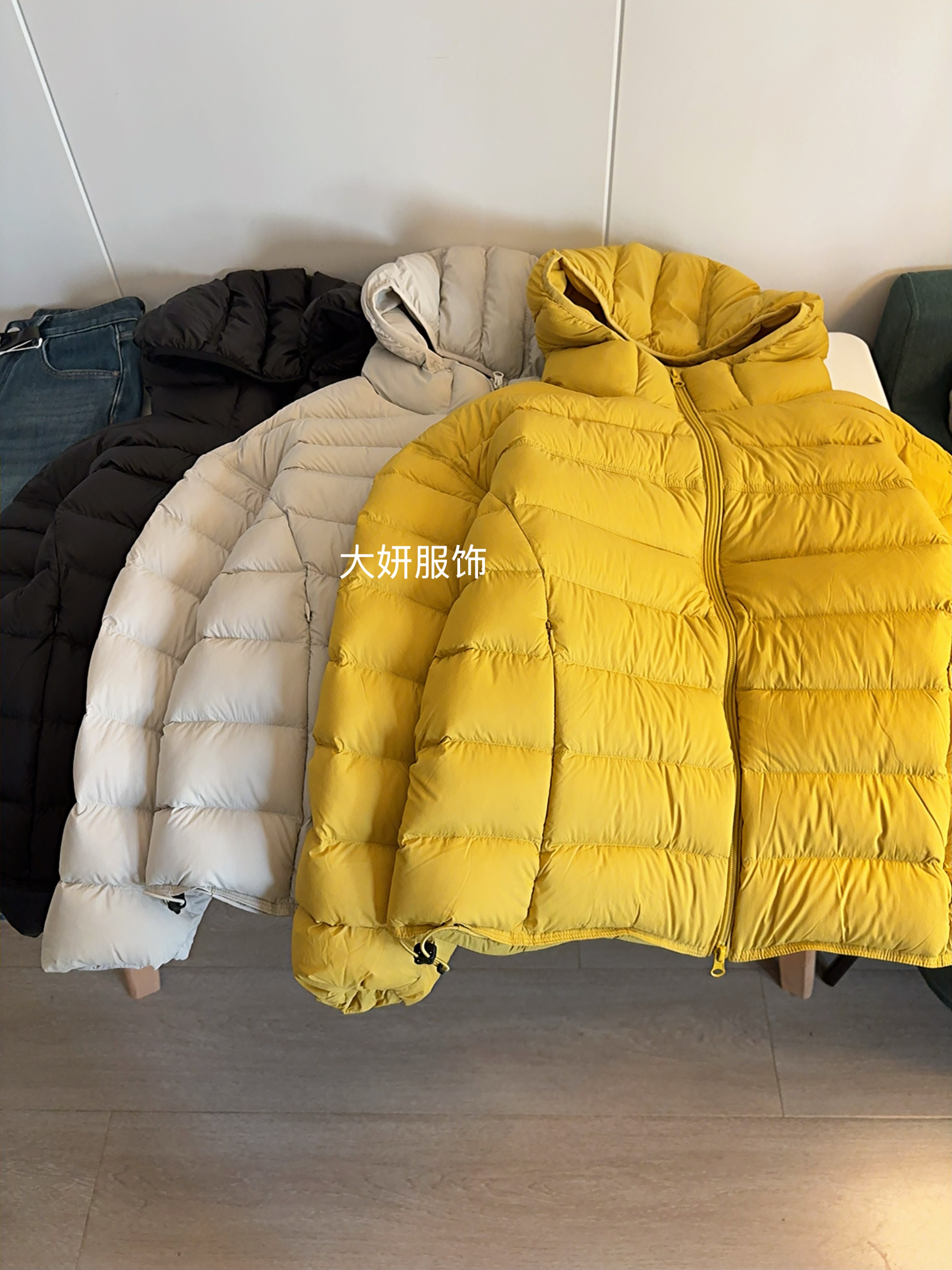 连帽排骨。90绒羽绒服！超洋气纯色保暖轻薄秋冬连帽羽绒服