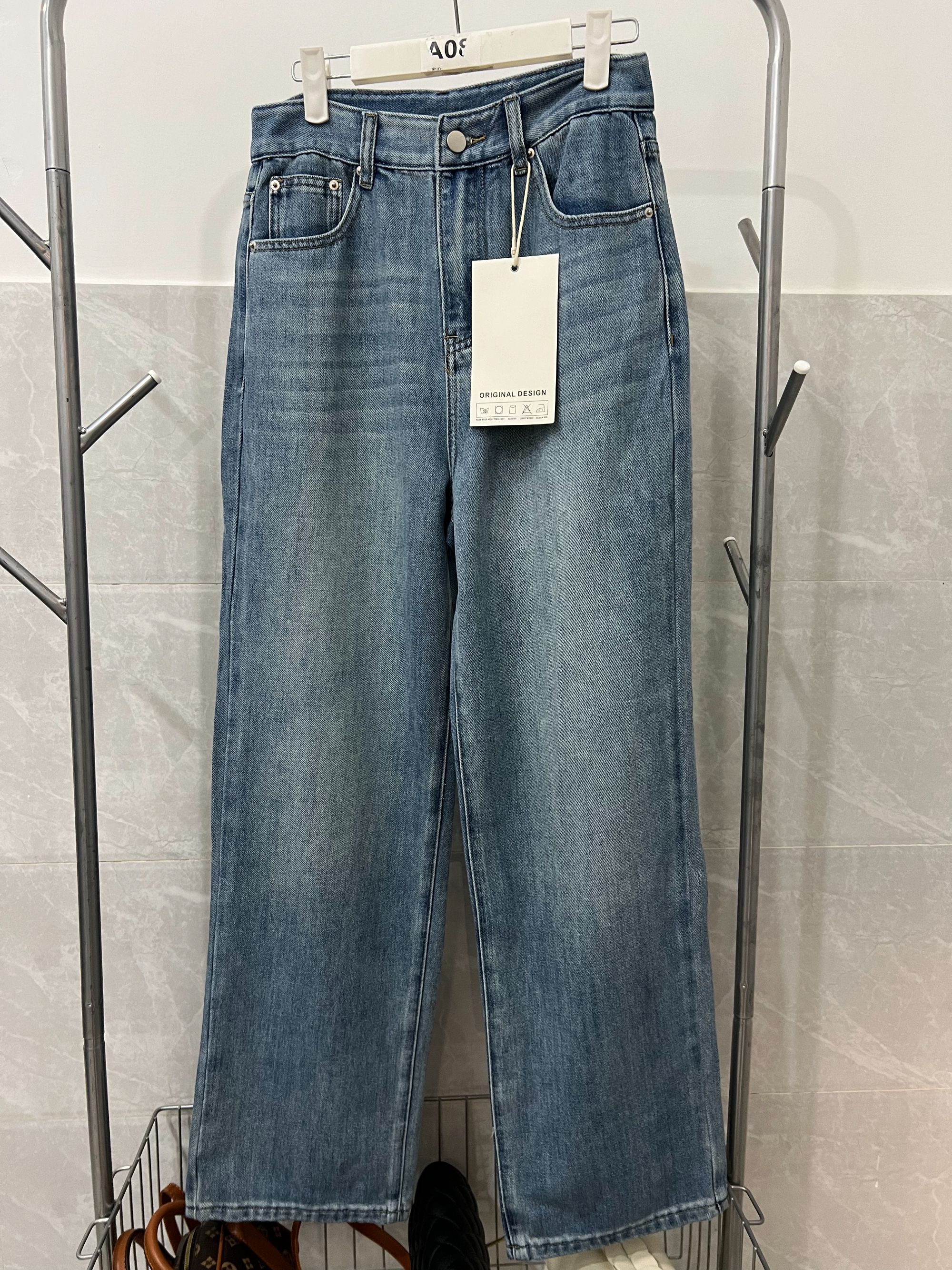 秋冬宽松时尚新款不加绒浅蓝色牛仔直筒裤A1983