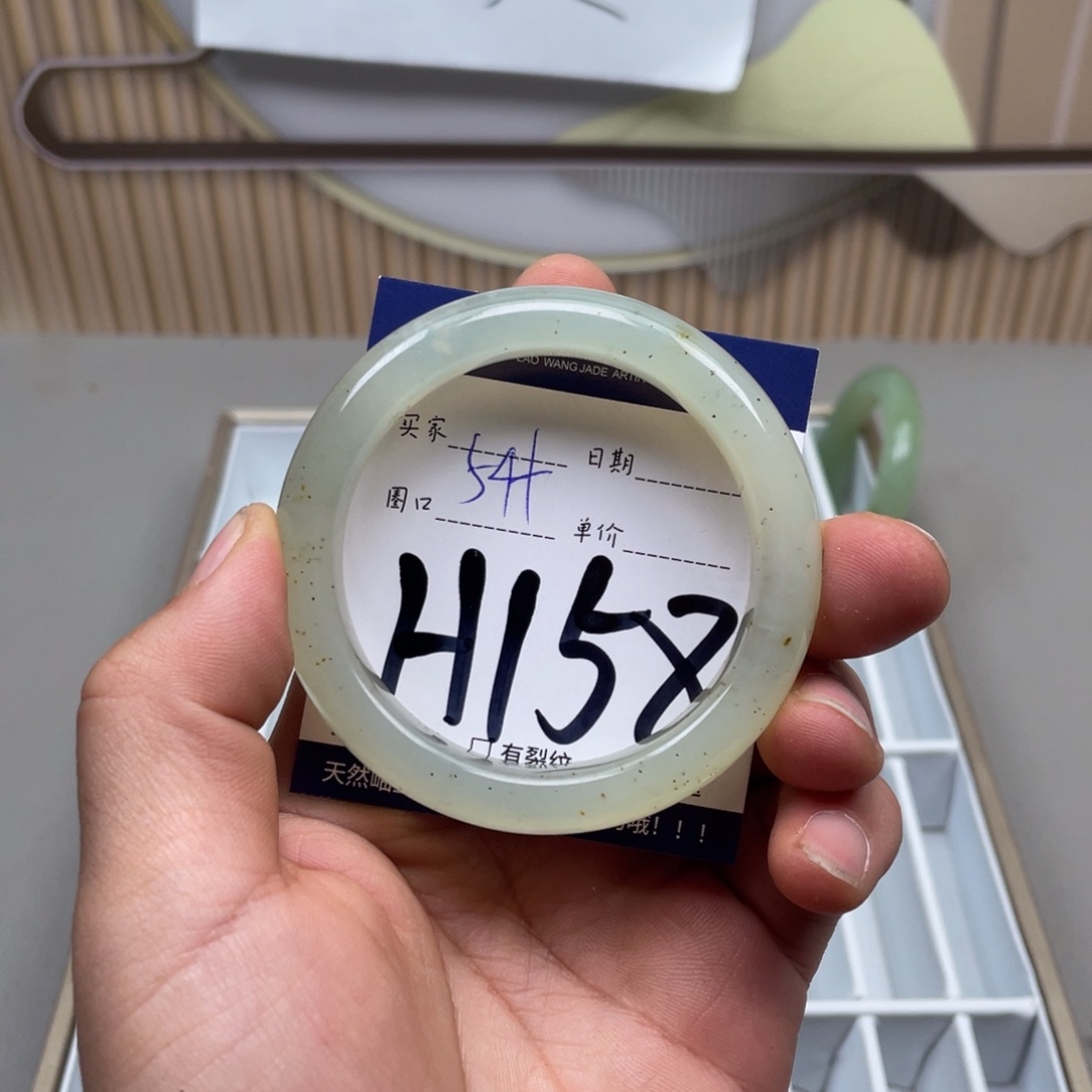 岫玉手镯手镯未镶嵌