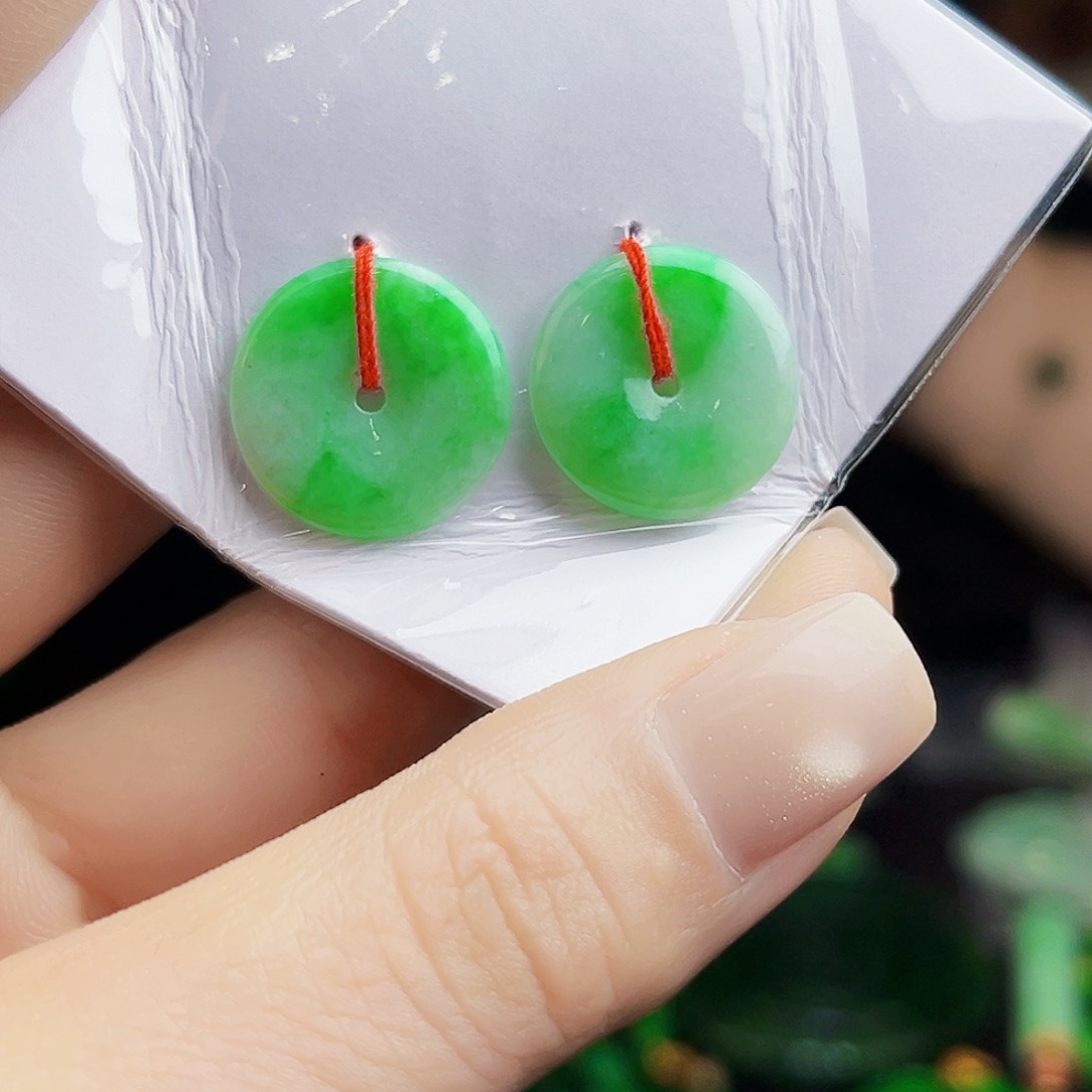 颈饰未镶嵌翡翠多样性