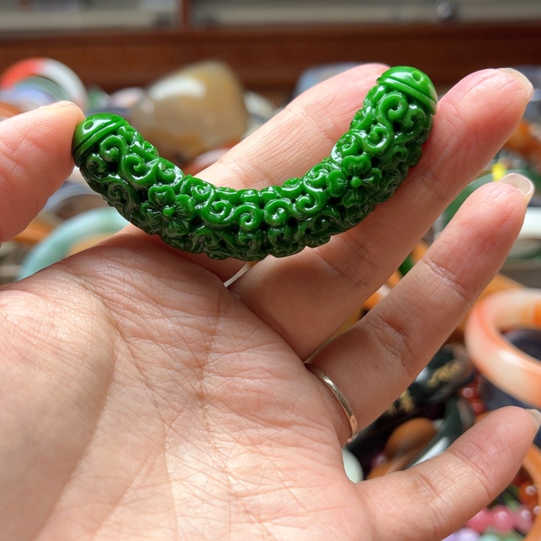 翡翠未镶嵌颈饰8888888888