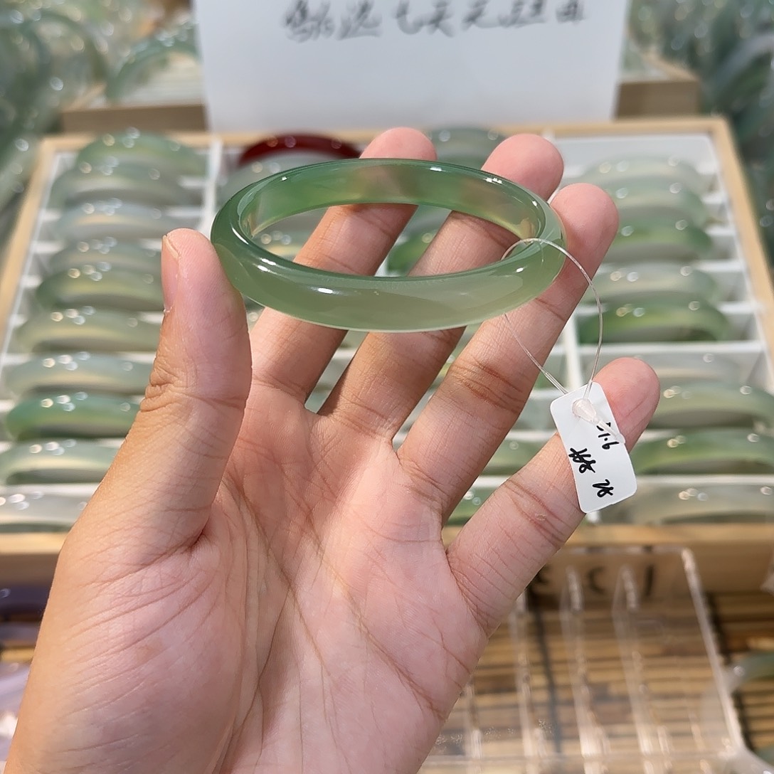 玛瑙/玉髓未镶嵌手镯圈口57.6