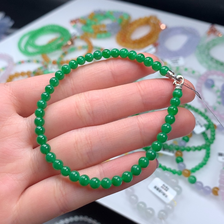 翡翠手镯未镶嵌卡