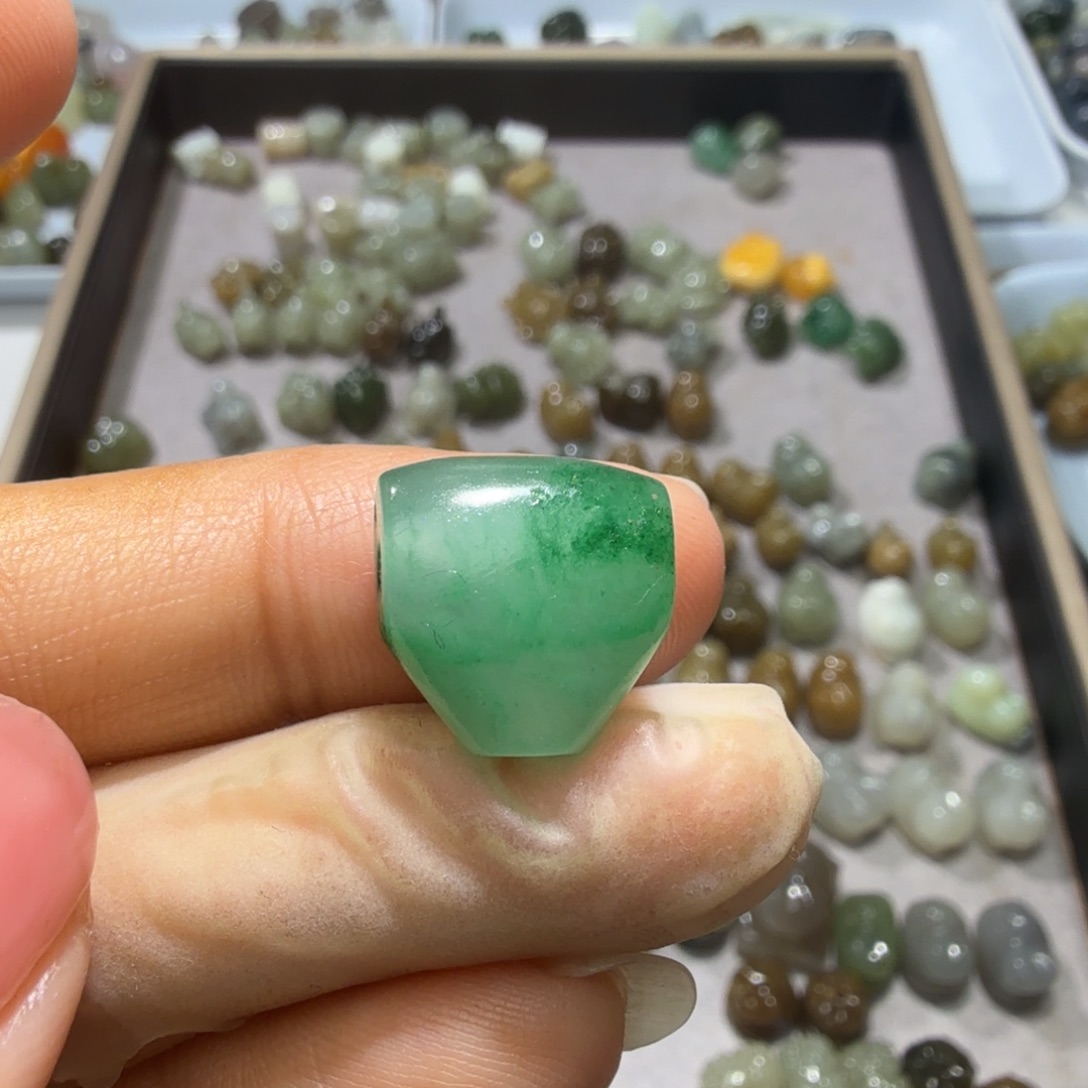 和田玉未镶嵌珠宝奇石