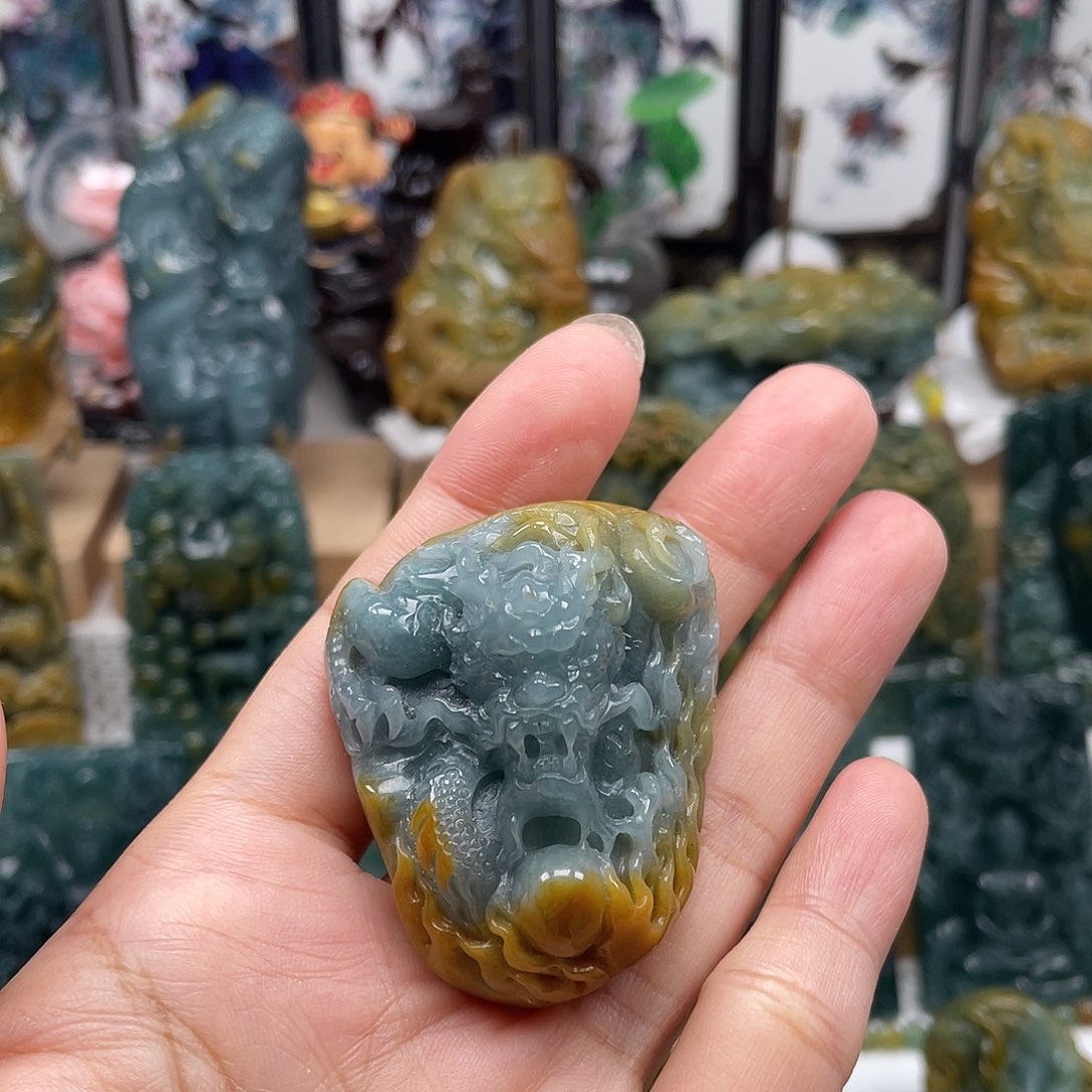 颈饰未镶嵌翡翠天然翡翠a货龙