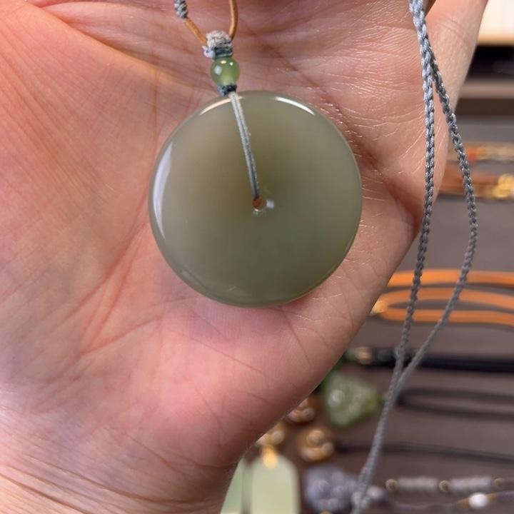 和田玉未镶嵌颈饰冰湖水绿