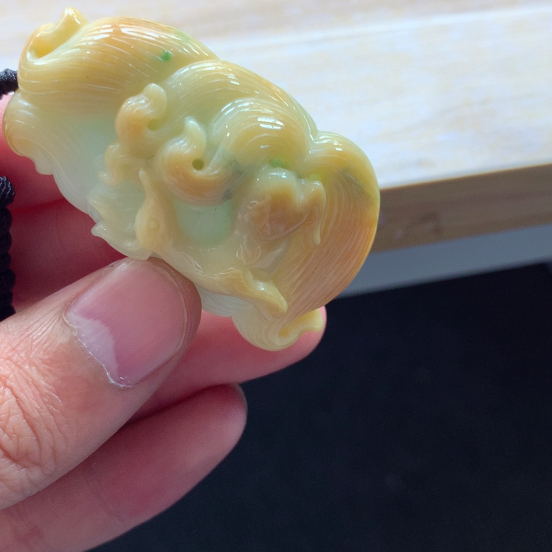 翡翠颈饰未镶嵌吊坠