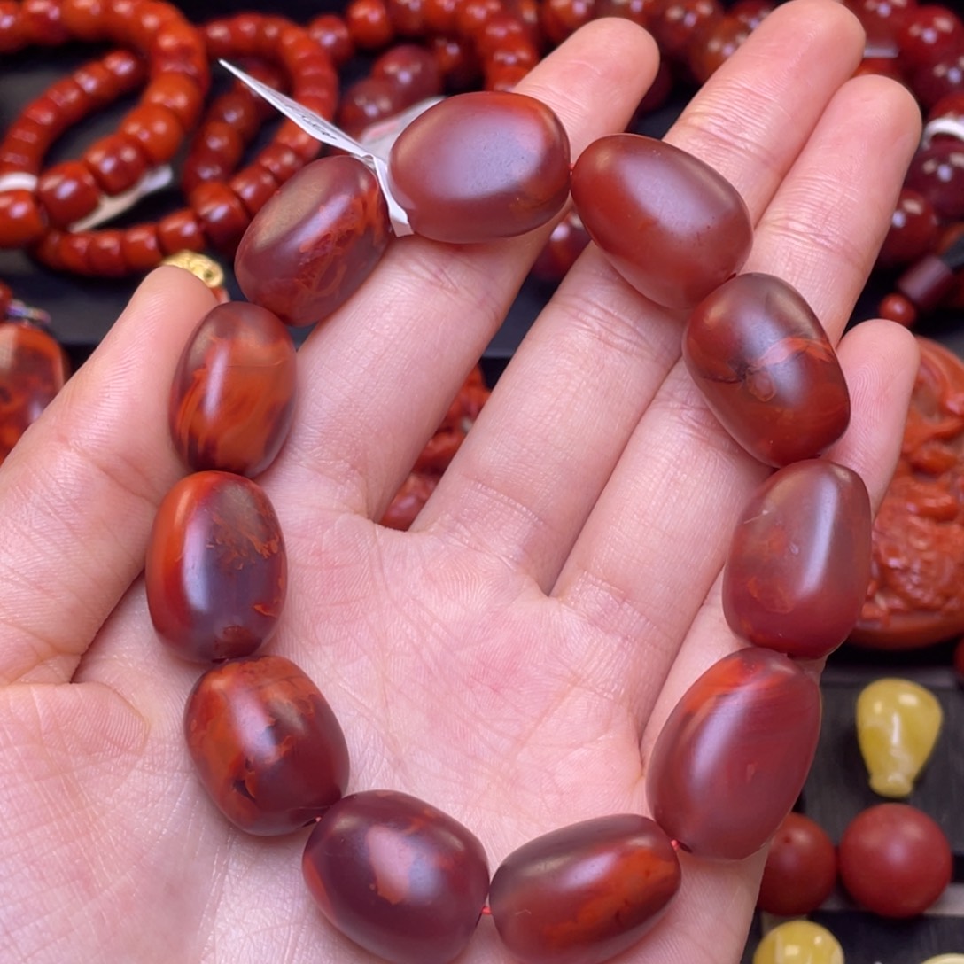 南红玛瑙其他未镶嵌精工哑光瓦西牛血火焰随形手串