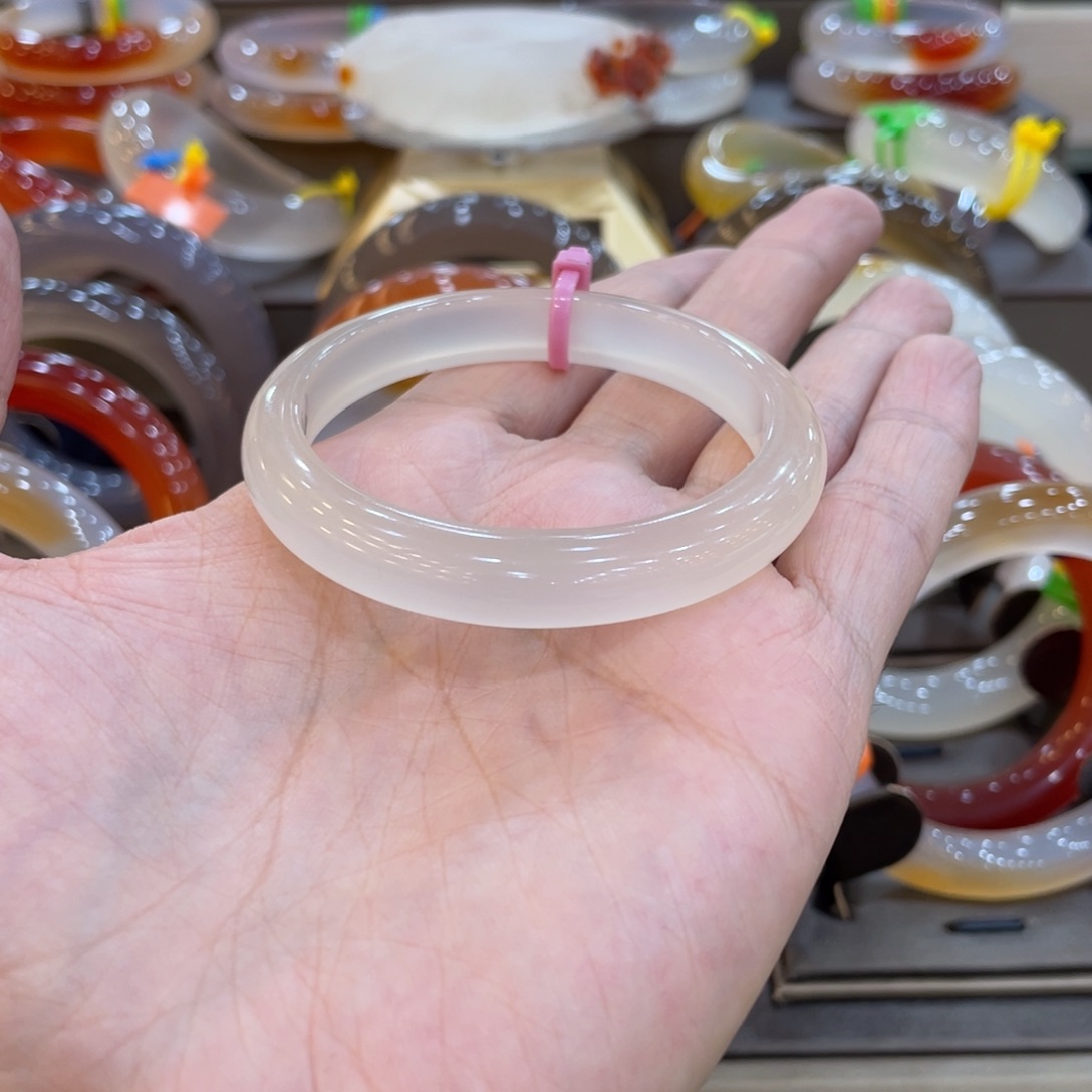 玛瑙/玉髓手镯未镶嵌