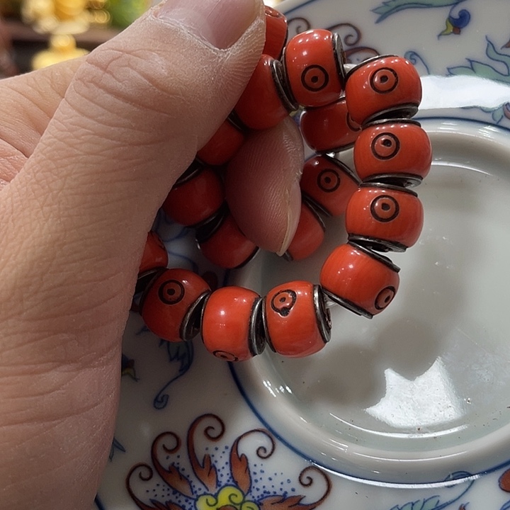 瓷片精致雕刻工艺品