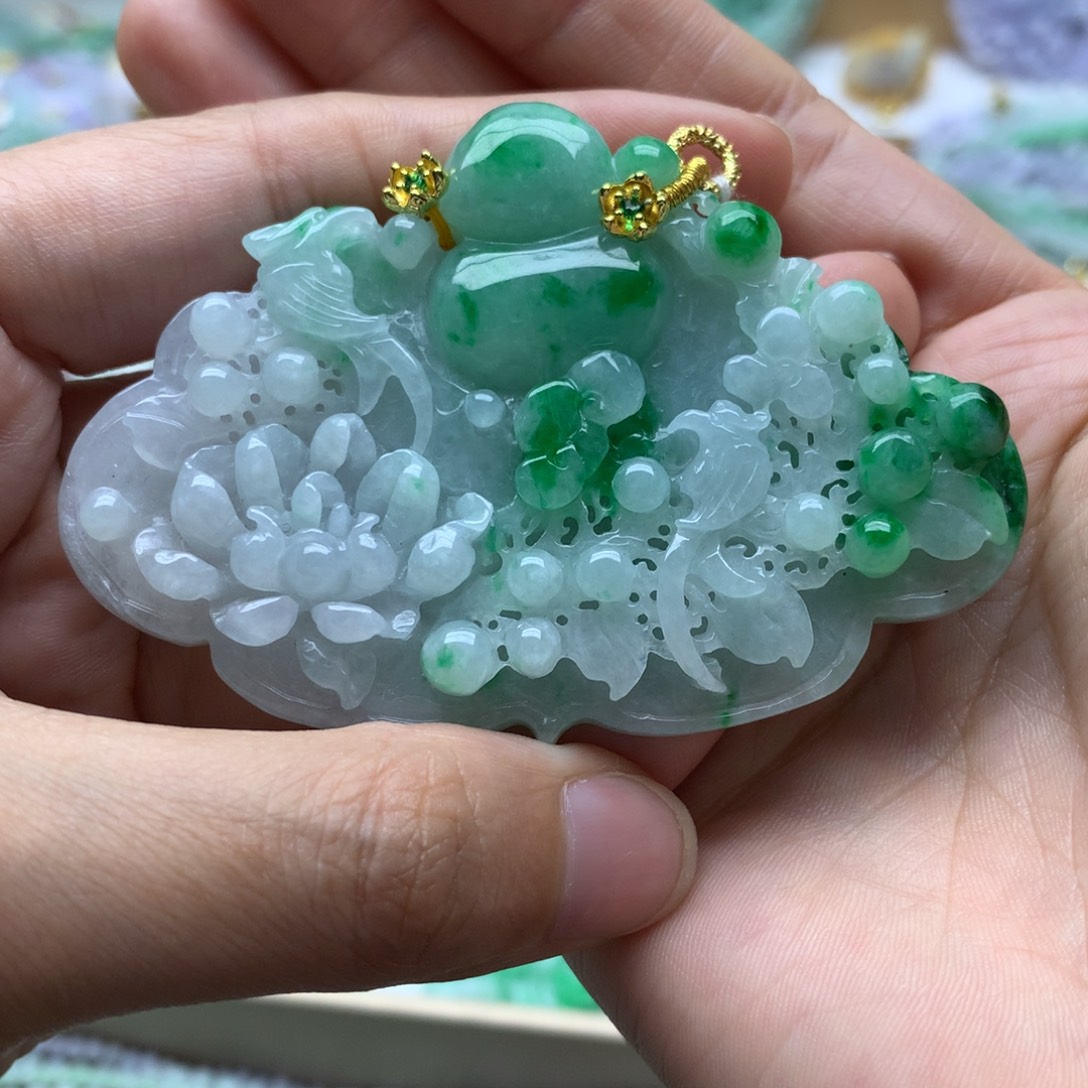 翡翠未镶嵌颈饰翡翠