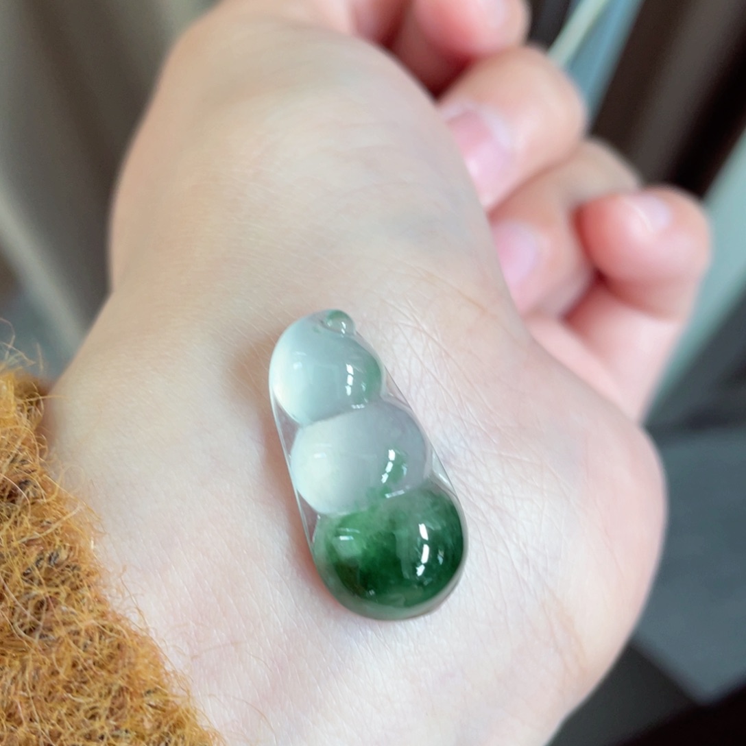 翡翠颈饰未镶嵌扣子