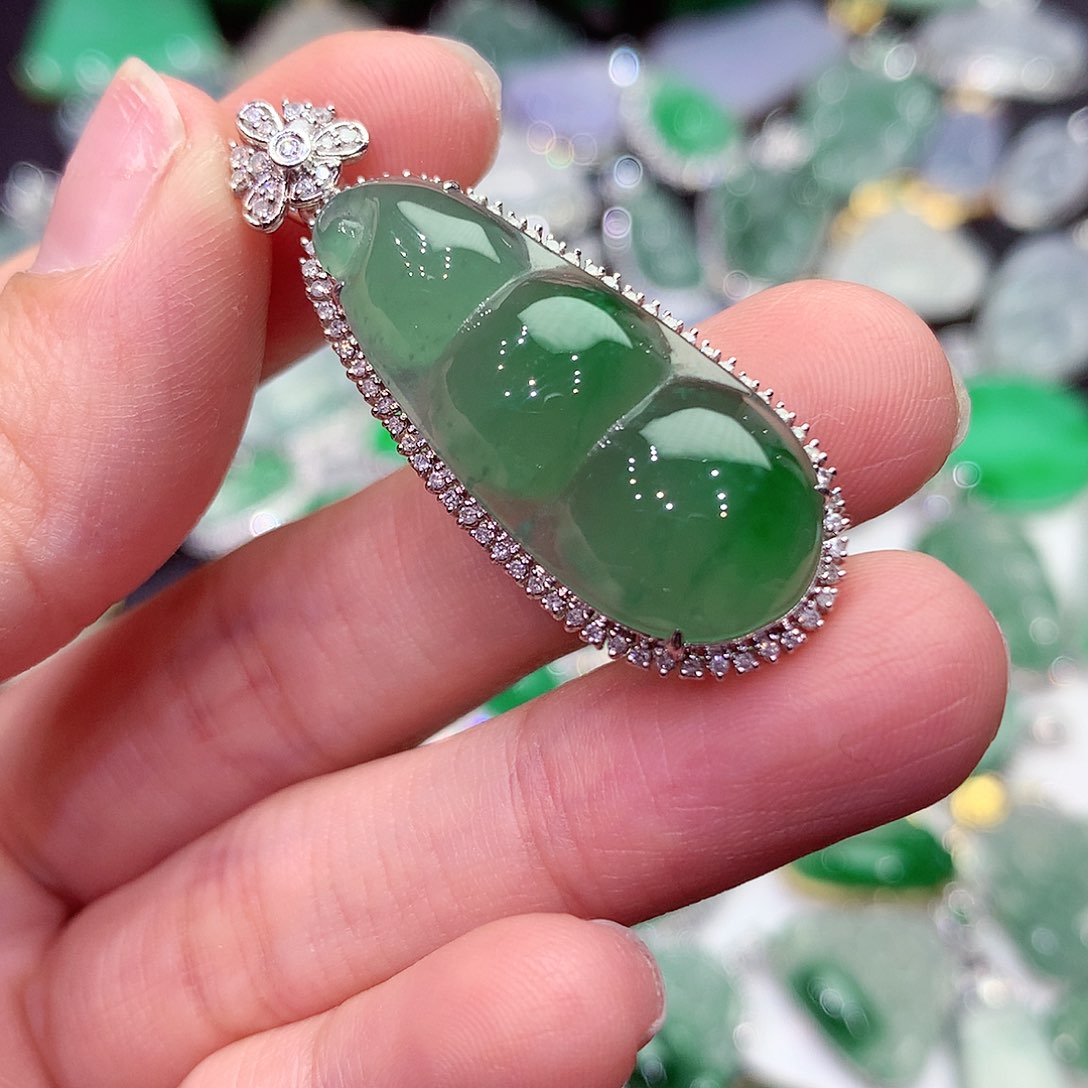 翡翠吊坠(不含链)18K金镶嵌八***一