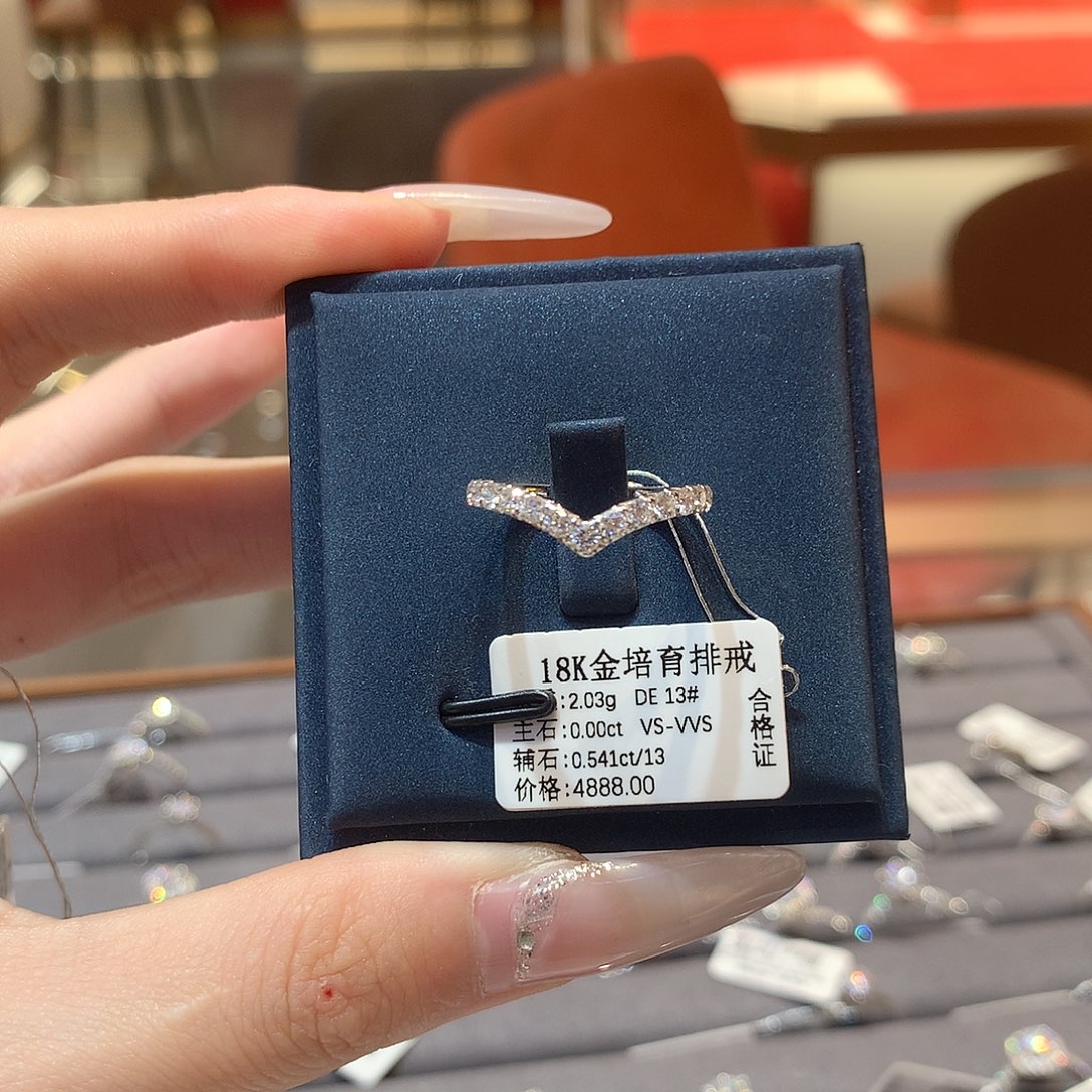 实验室培育钻石18K金镶嵌