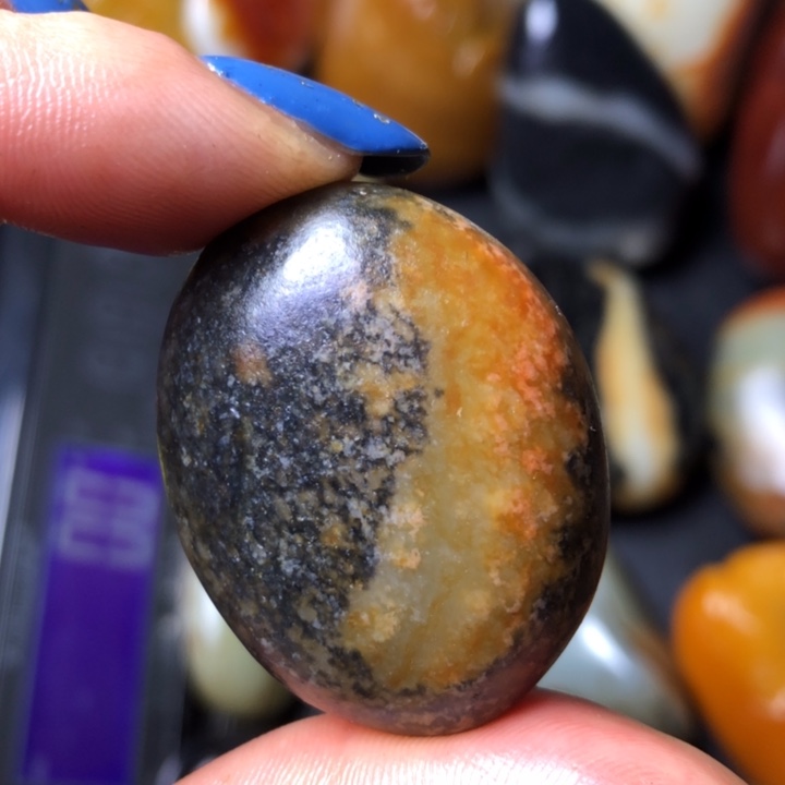 和田玉未镶嵌珠宝奇石