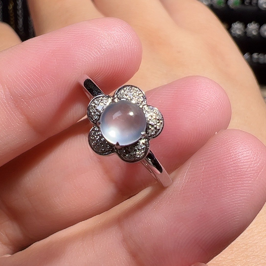 18K金镶嵌戒指翡翠翡翠蛋面戒指