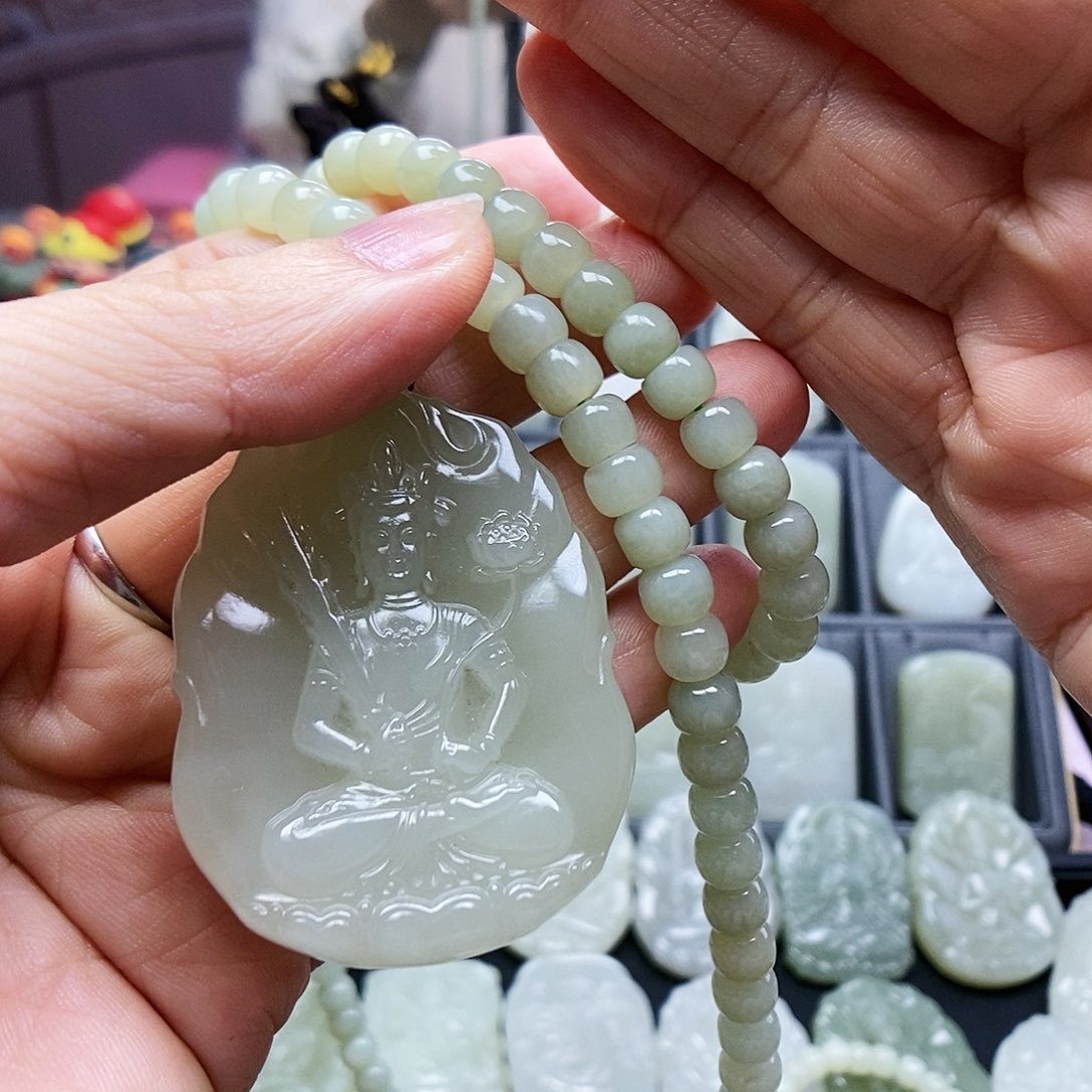 和田玉颈饰未镶嵌森*