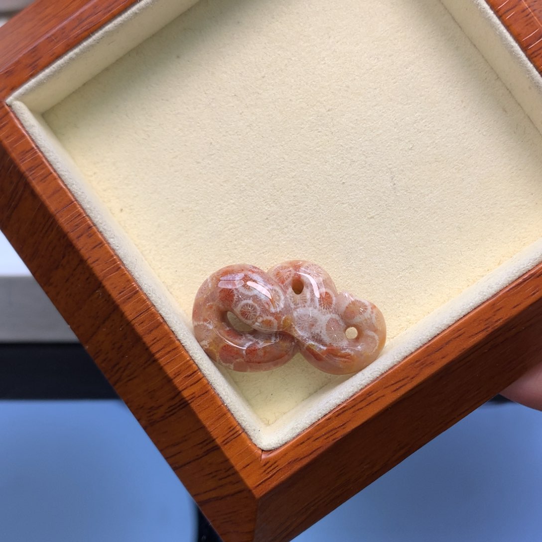 硅化珊瑚（珊瑚玉）颈饰未镶嵌