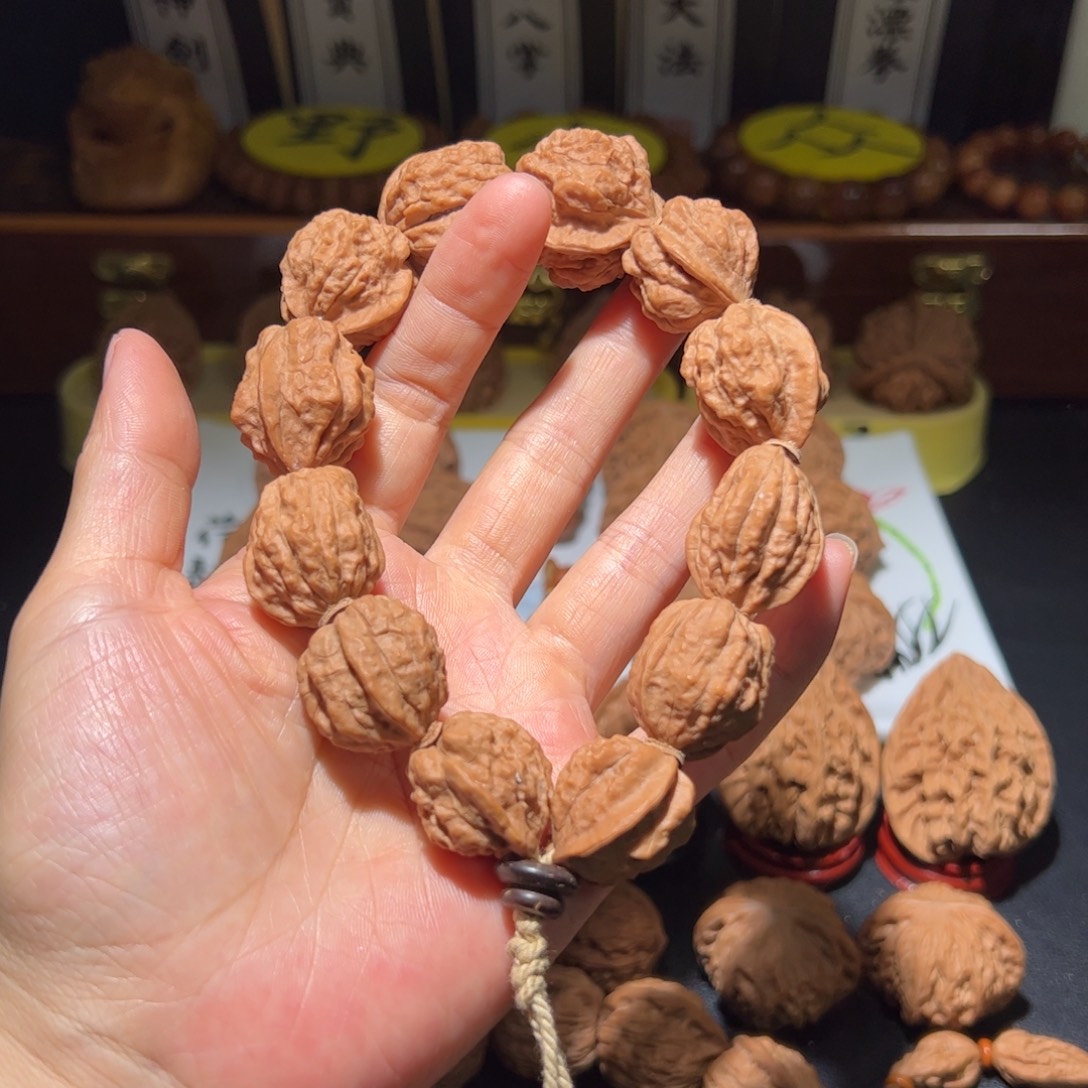 常***青把件文玩核桃铁豆手持
