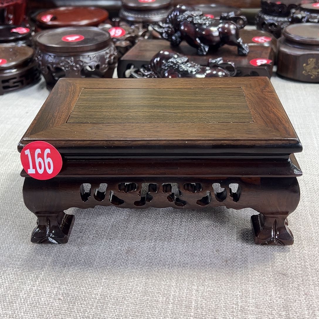 红木底座精雕工艺品