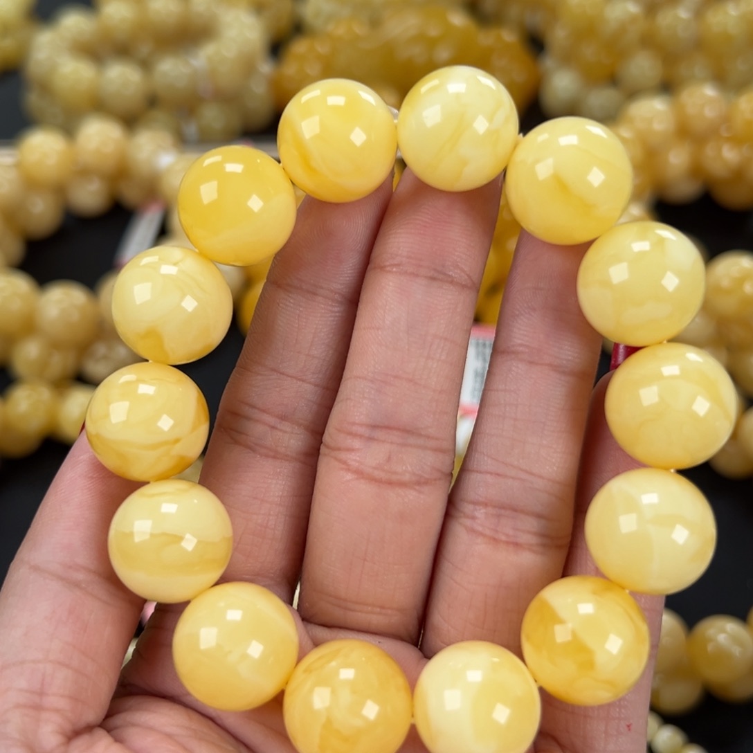 琥珀未镶嵌手链32.6克