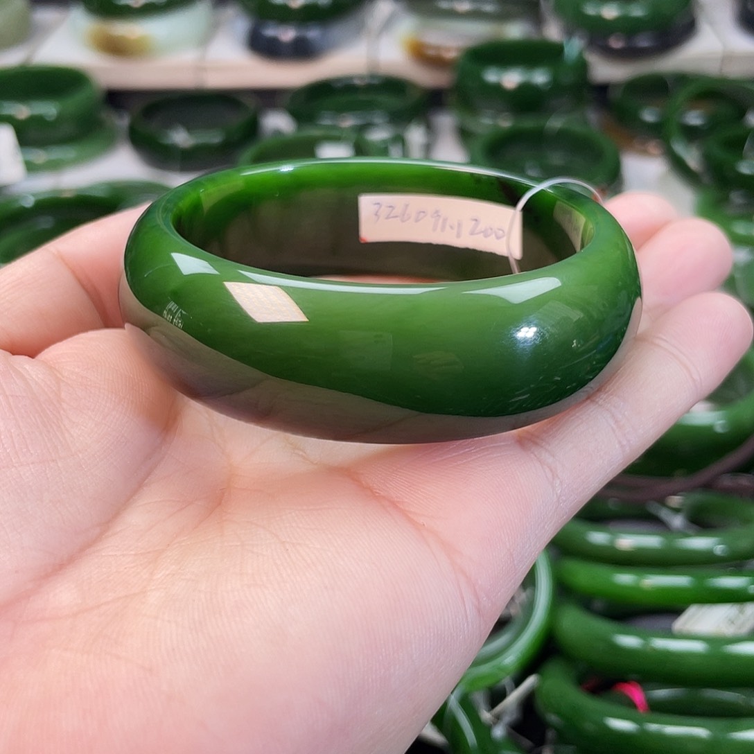 和田玉（碧玉）手镯未镶嵌