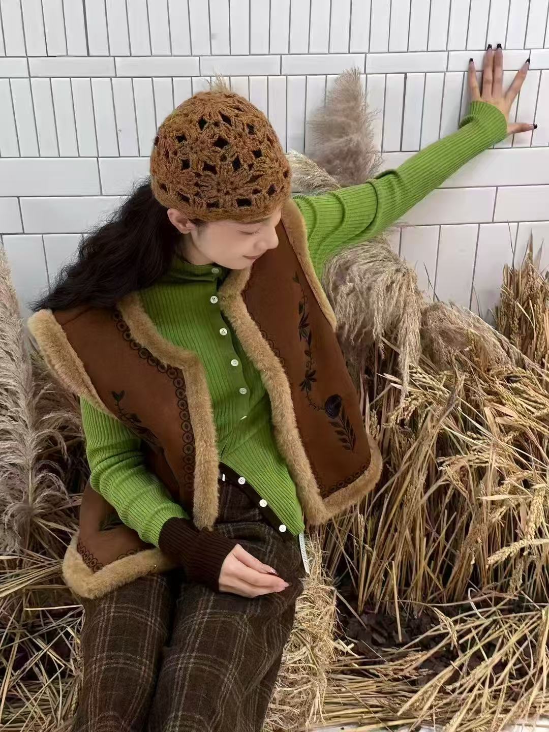 米古古 希存国际#2033-福 无袖马毛毛拼接美拉德马甲（衣长56）