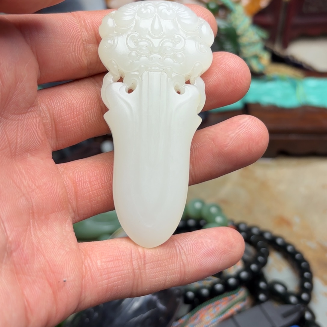 和田玉挂件18K金镶嵌清*