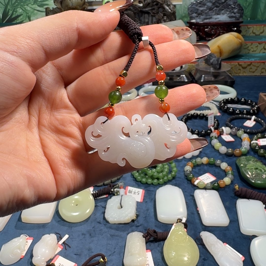 和田玉未镶嵌吊坠(不含链)