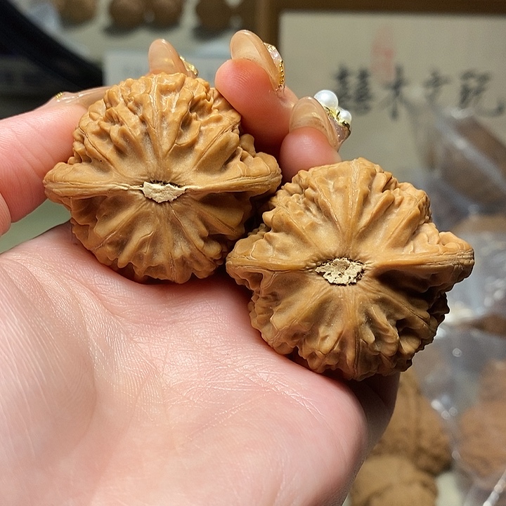 文玩核桃吊坠43宫灯