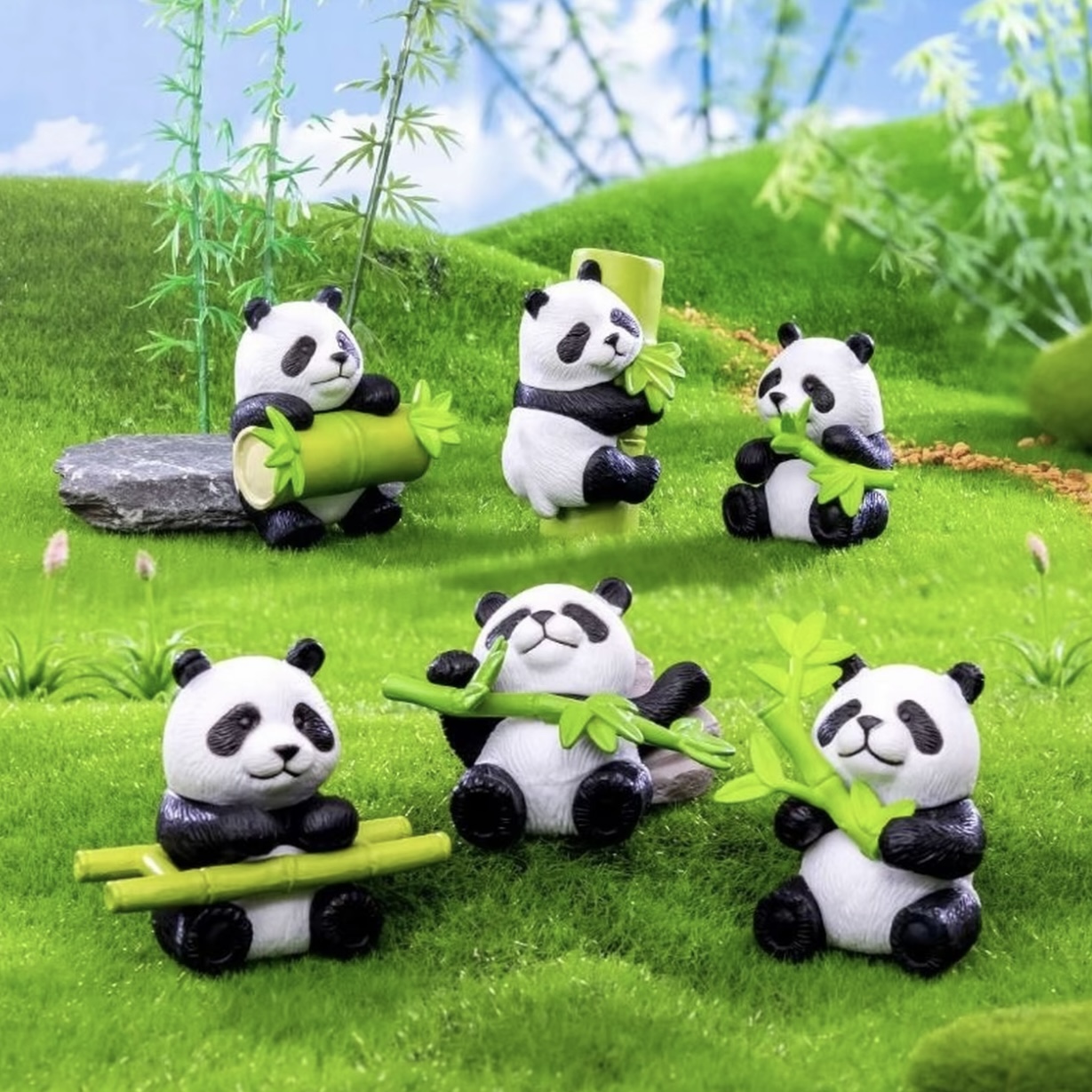 【抱竹小熊猫】可爱熊猫公仔手办摆件微景观摆件玩具（多样性发货）