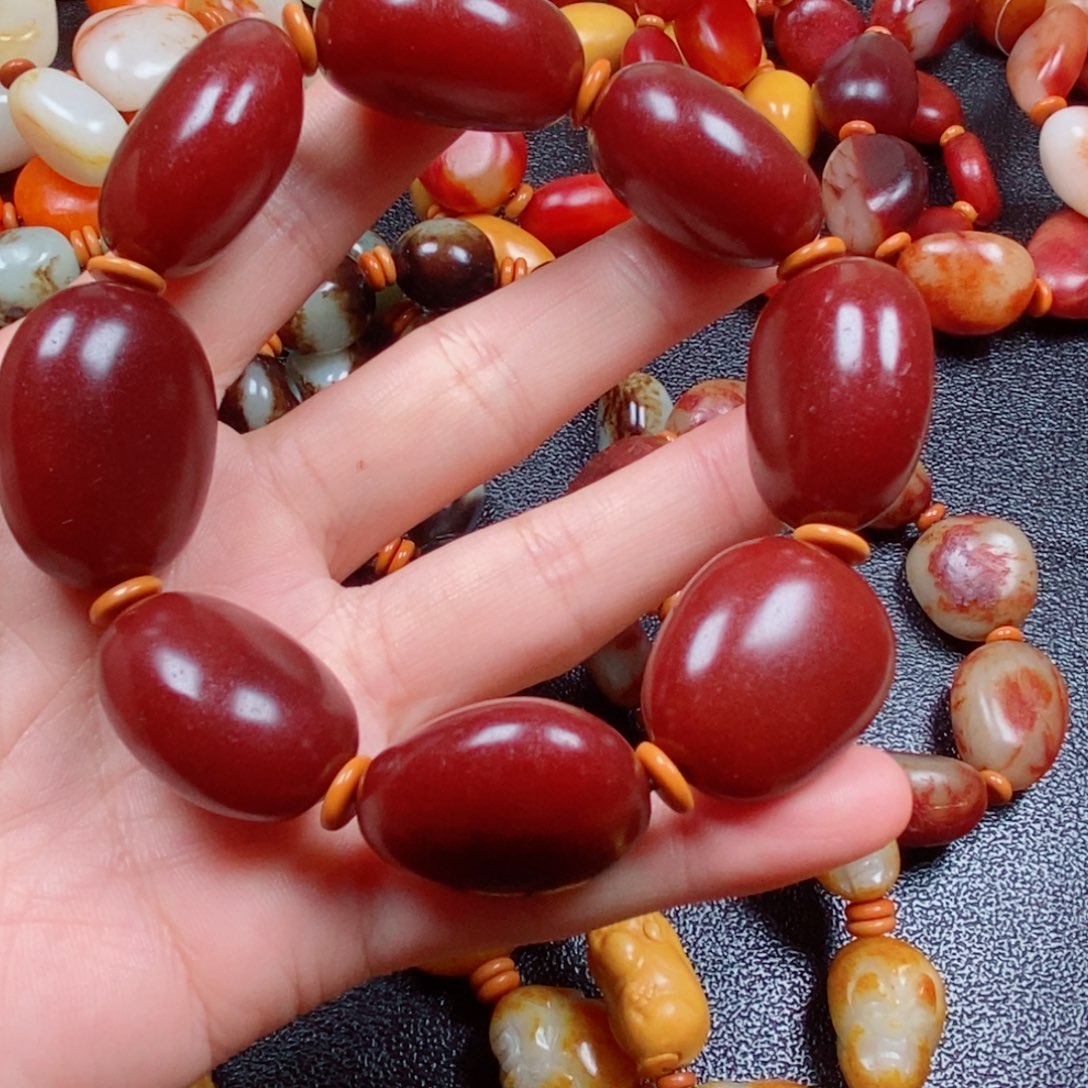 勇***前和田玉未镶嵌颈饰