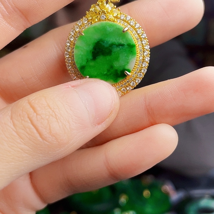 翡翠银S925镶嵌颈饰多样性