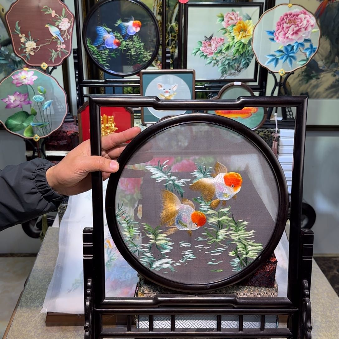 刺绣刺绣工艺精湛异色