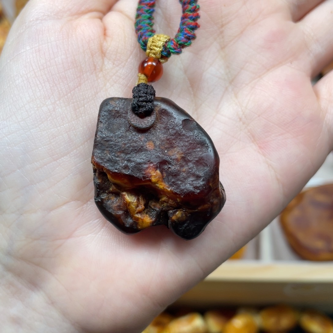 琥珀珠宝奇石未镶嵌