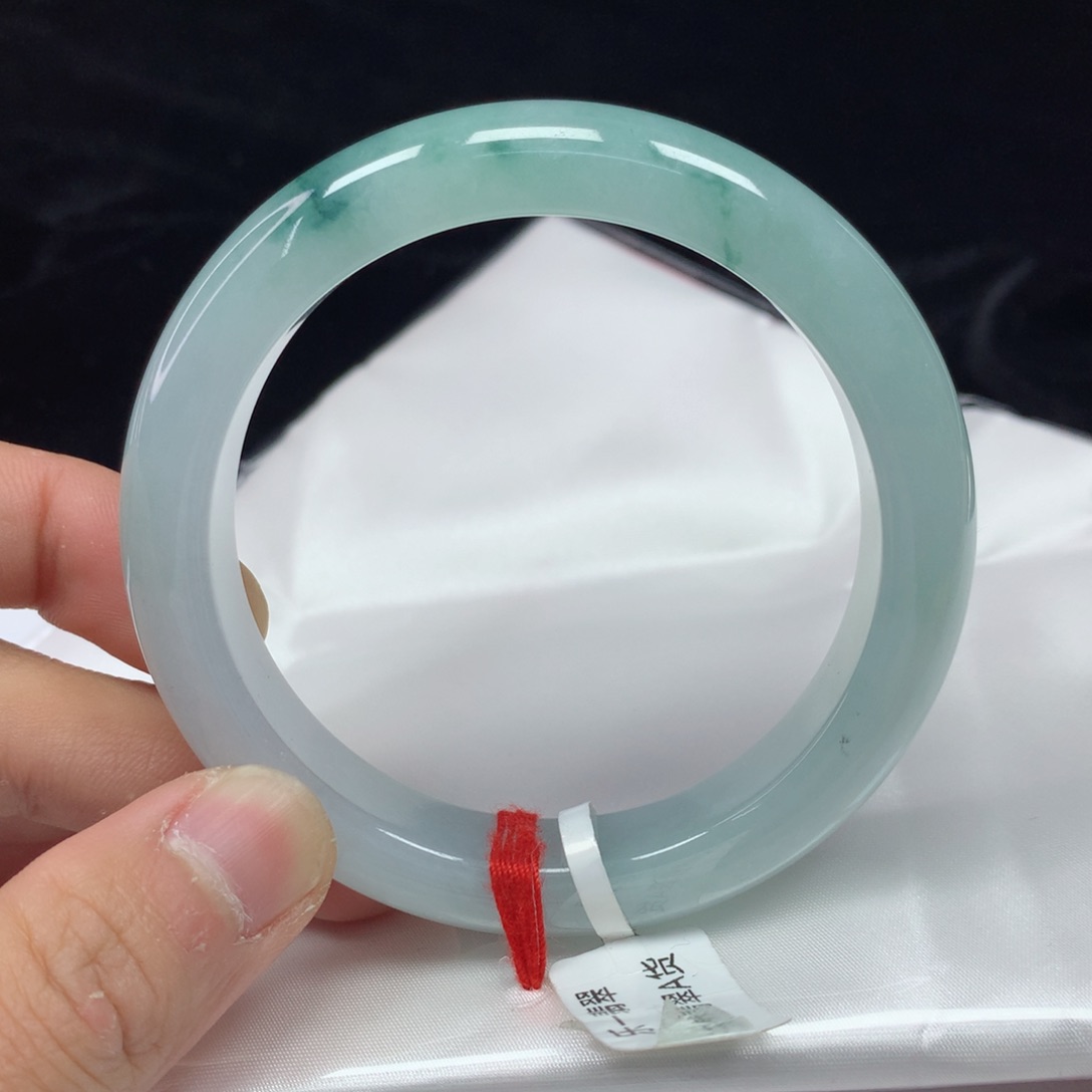 翡翠手镯（圆镯）未镶嵌57.2