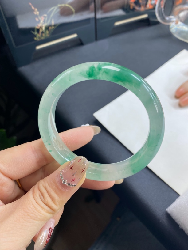 54.4/12.2/8.2独龙玉手镯