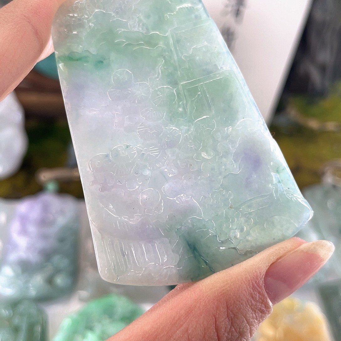 翡翠未镶嵌颈饰山水牌