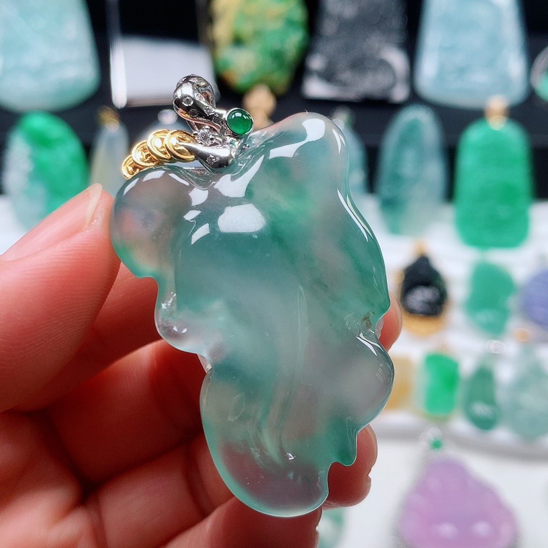 翡翠颈饰未镶嵌冰胶块