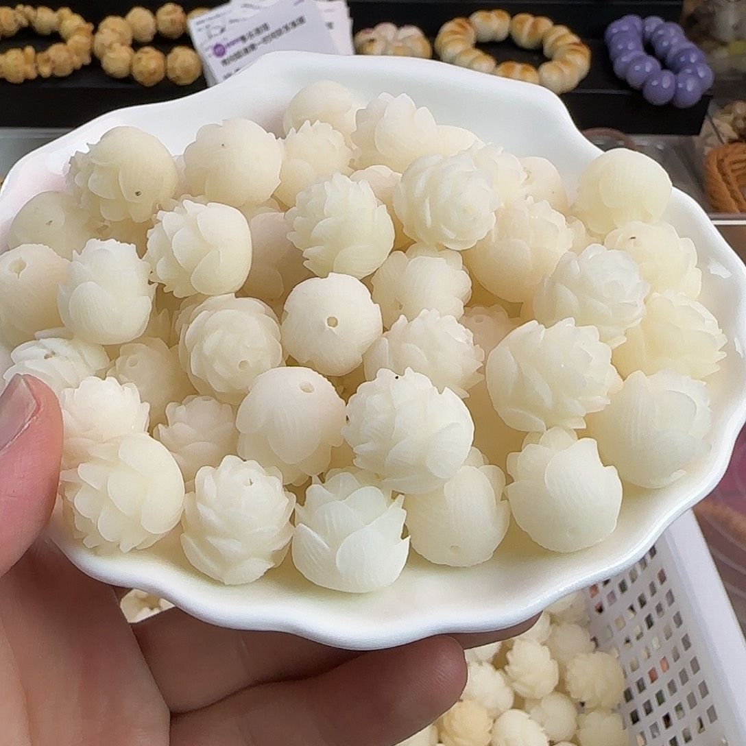 手串菩提根/象牙果瑕疵雪白拉17-18莲花手修20颗（2单宠10颗